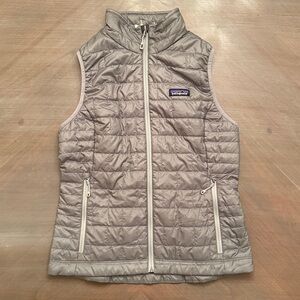 Patagonia Women’s Quilted Puffer Vest Grey Size S